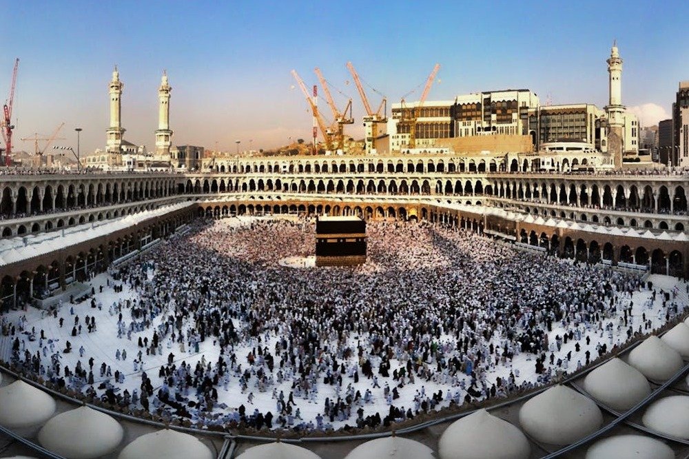 Panduan Lengkap Umroh, Persiapan dan Pelaksanaan Bersama Madani Tour.jpg